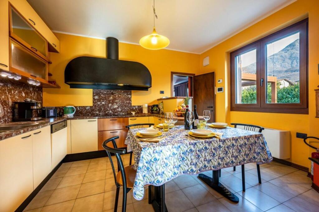 Villa Iris -Pet Friendly Stay - Garden - Private Parking- Bike Friendly Holiday House Колико Екстериор снимка