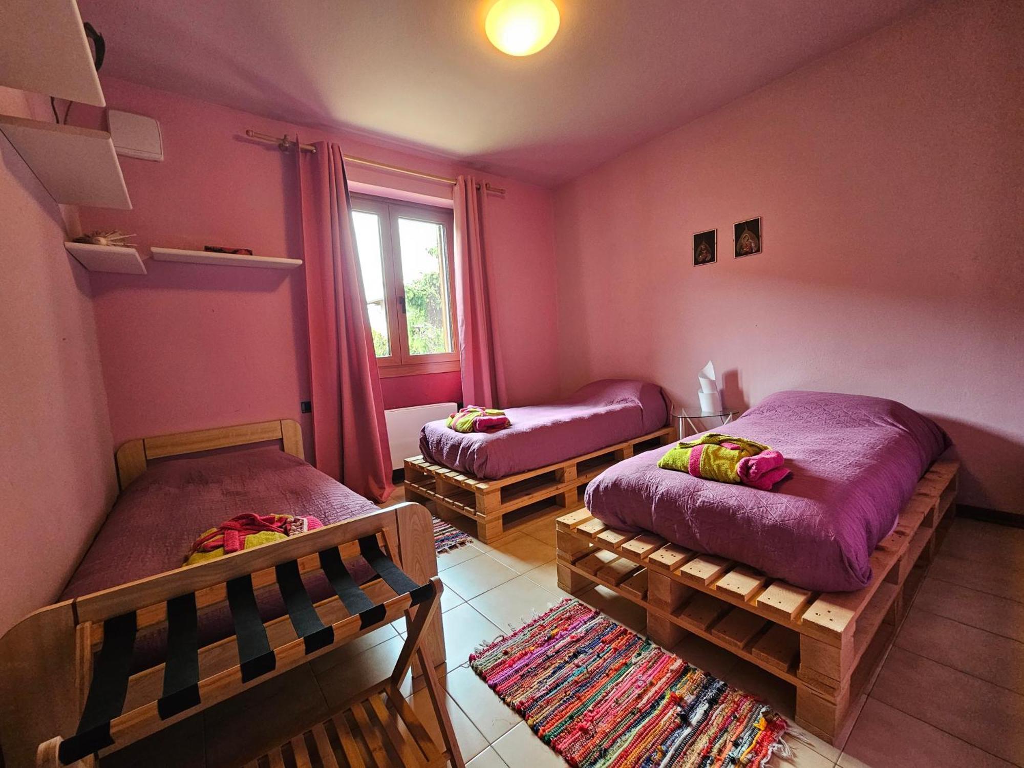 Villa Iris -Pet Friendly Stay - Garden - Private Parking- Bike Friendly Holiday House Колико Екстериор снимка